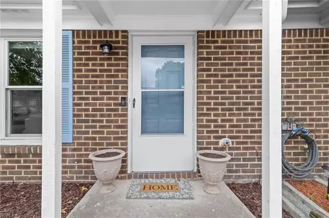 1040 Wickford Ct, Chesapeake, VA 23320
