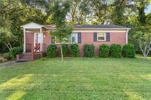 917 Diggs Ct, Suffolk, VA 23434
