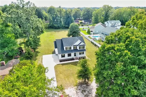 1012 Erik Paul Dr, Chesapeake, VA 23322