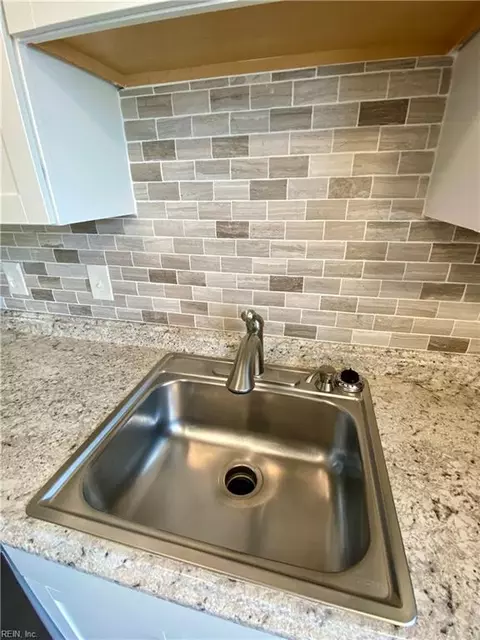 Kitchen - 3209 Clover Rd E, Chesapeake, VA 23321 photo 3 of 4