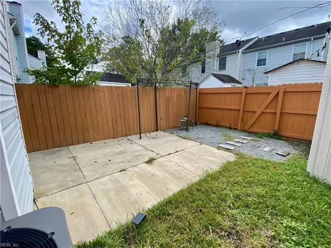 Exterior - 3209 Clover Rd E, Chesapeake, VA 23321 photo 2 of 4