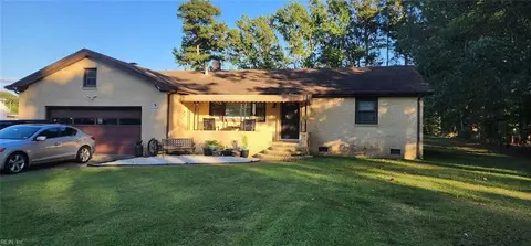 513 Dove Dr, Chesapeake, VA 23322