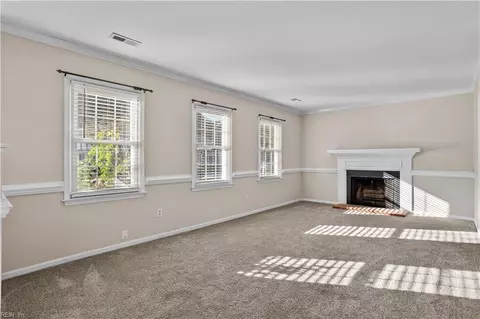 210 Eastlawn Dr, Hampton, VA 23664 photo 4