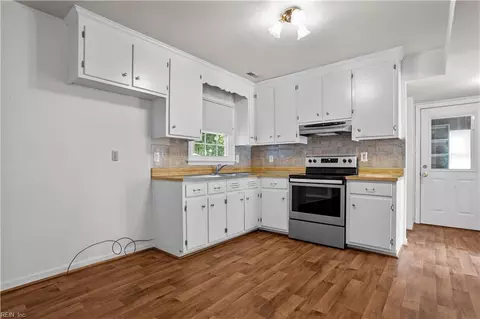 210 Eastlawn Dr, Hampton, VA 23664 photo 7