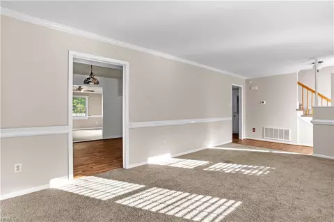 210 Eastlawn Dr, Hampton, VA 23664 photo 5