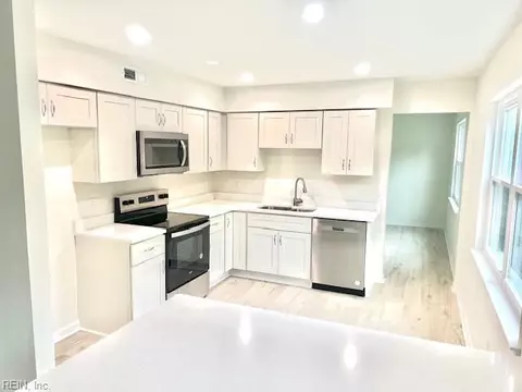 3757 Strathmoor Cir, Virginia Beach, VA 23452