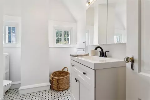Bath - 340 Kemp Ln E, Chesapeake, VA 23325 photo 2 of 2