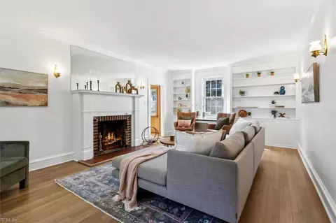 Living - 340 Kemp Ln E, Chesapeake, VA 23325 photo 1 of 3