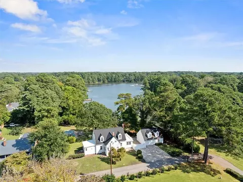 View/Area - 340 Kemp Ln E, Chesapeake, VA 23325 photo 6 of 7