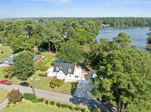View/Area - 340 Kemp Ln E, Chesapeake, VA 23325 photo 3 of 7