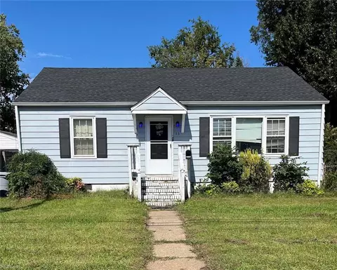 23 Clayton Dr, Hampton, VA 23669