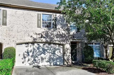 1118 Vintage Ct, Virginia Beach, VA 23454