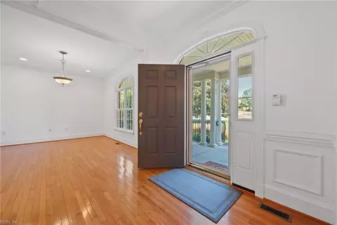 Entry Way - 100 Lochview, Smithfield, VA 23430 photo 1 of 6