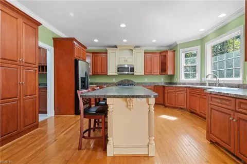 Kitchen - 100 Lochview, Smithfield, VA 23430 photo 2 of 2