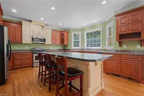 Kitchen - 100 Lochview, Smithfield, VA 23430 photo 1 of 2