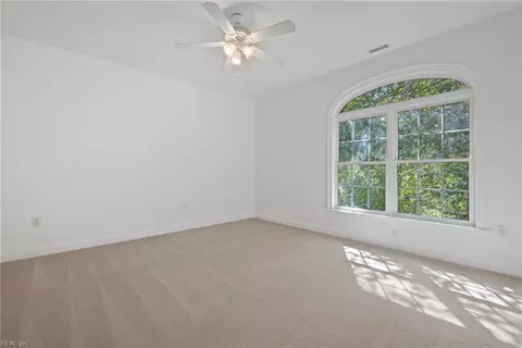 Bedroom - 100 Lochview, Smithfield, VA 23430 photo 6 of 10