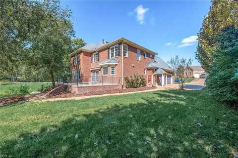 Exterior - 100 Lochview, Smithfield, VA 23430 photo 4 of 7