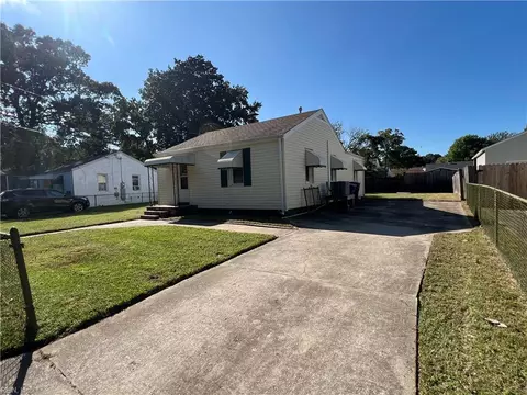 25 Pollux Cir W, Portsmouth, VA 23701