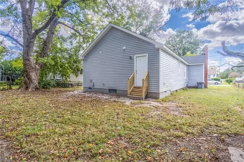 Exterior - 382 Wheeler Ave, Hampton, VA 23661 photo 5 of 8