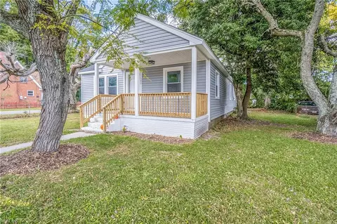 Exterior - 382 Wheeler Ave, Hampton, VA 23661 photo 3 of 8