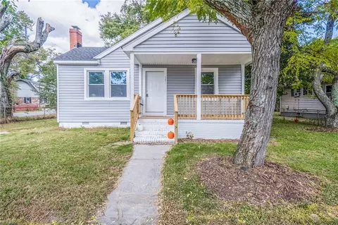 Exterior - 382 Wheeler Ave, Hampton, VA 23661 photo 2 of 8