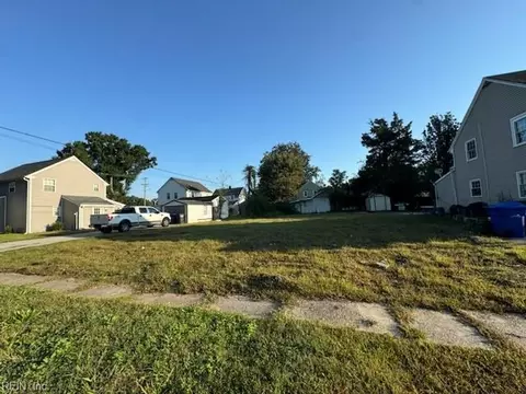 5 Barney Pl, Portsmouth, VA 23702