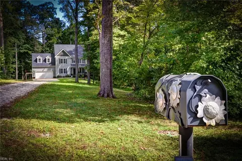 118 National Ln, Williamsburg, VA 23185