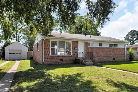 8028 Tarpon Pl, Norfolk, VA 23518
