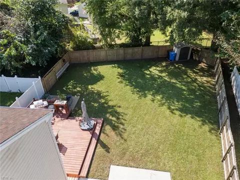 Exterior - 2010 Paramont Ave, Chesapeake, VA 23320 photo 5 of 5