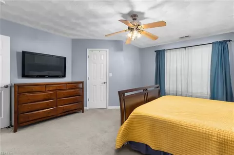 Bedroom - 2010 Paramont Ave, Chesapeake, VA 23320 photo 3 of 4