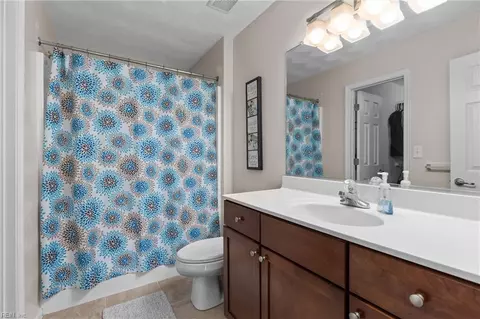 Bath - 2010 Paramont Ave, Chesapeake, VA 23320 photo 1 of 3