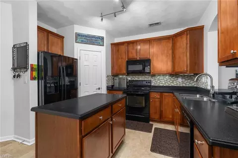 Kitchen - 2010 Paramont Ave, Chesapeake, VA 23320 photo 3 of 3