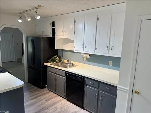 5057 Hickory Fork Rd, Gloucester, VA 23061 photo 6