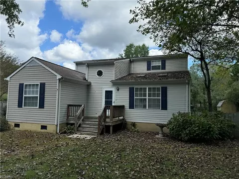 5057 Hickory Fork Rd, Gloucester, VA 23061 photo 3