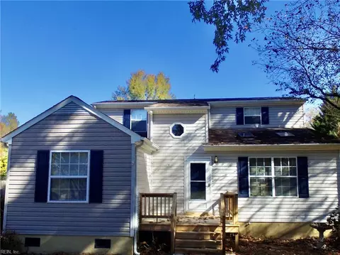 5057 Hickory Fork Rd, Gloucester, VA 23061 photo 2