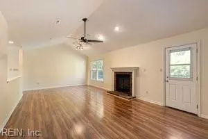 121 Glascow Way, Hampton, VA 23669 photo 6