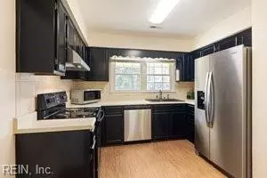121 Glascow Way, Hampton, VA 23669 photo 8