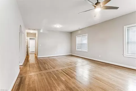 Living - 613 Pocahontas Pl, Hampton, VA 23661 photo 2 of 5