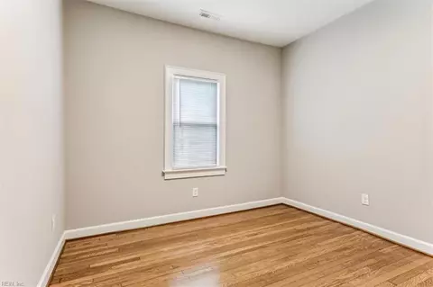 Bedroom - 613 Pocahontas Pl, Hampton, VA 23661 photo 5 of 6