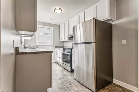 Kitchen - 613 Pocahontas Pl, Hampton, VA 23661 photo 1 of 4