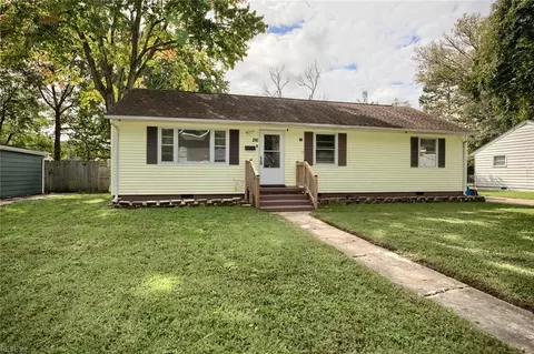 216 Woodhaven Rd, Newport News, VA 23608
