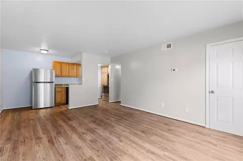30 Pacific Dr #1, Hampton, VA 23666 photo 3