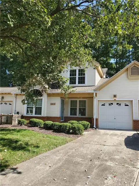 Exterior - 1305 Eagles Trace Path #B, Chesapeake, VA 23320 photo 2 of 3