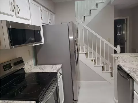 Entry Way - 1305 Eagles Trace Path #B, Chesapeake, VA 23320 photo 1 of 3