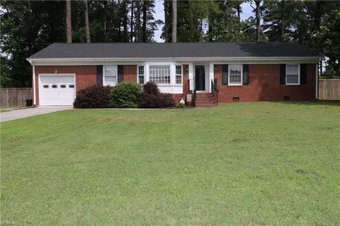 2864 Meadow Wood Dr, Chesapeake, VA 23321