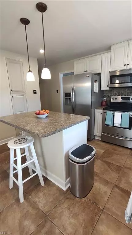 Kitchen - 24 Sinclair Rd, Hampton, VA 23669 photo 5 of 8
