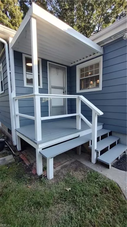 Exterior - 24 Sinclair Rd, Hampton, VA 23669 photo 2 of 11
