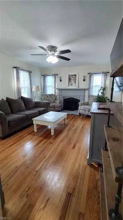 Living - 24 Sinclair Rd, Hampton, VA 23669 photo 1 of 1