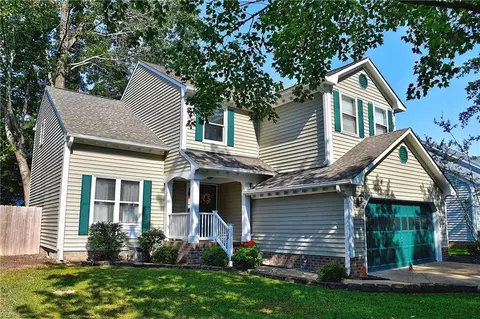 832 Hardwood Dr, Chesapeake, VA 23320