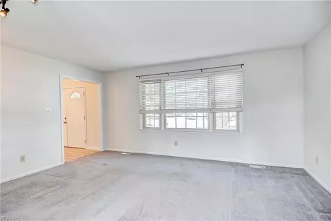 1 Sandpiper Ct, Hampton, VA 23669 photo 17